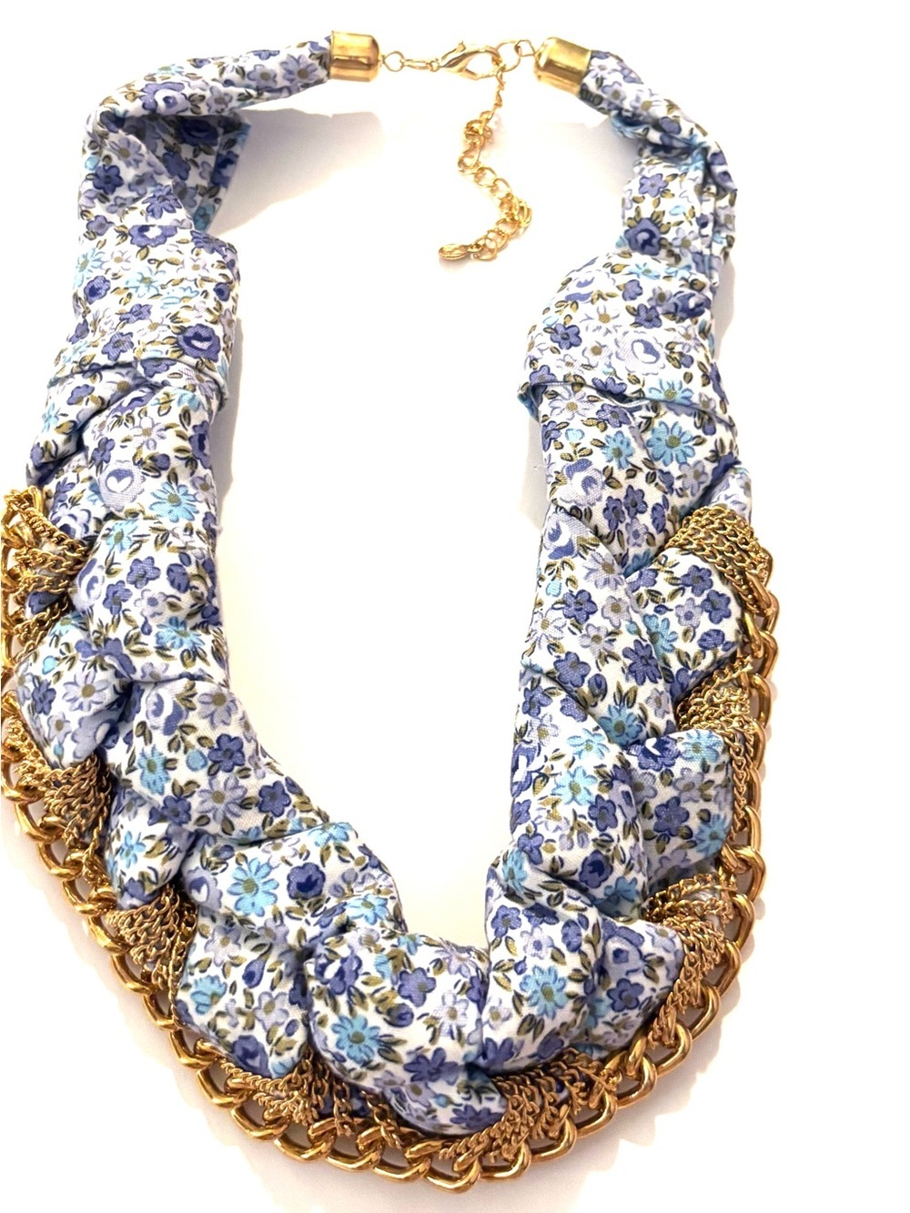 Fashion Jewelry Blue Floral Braided Chain Necklace with Gold Chains